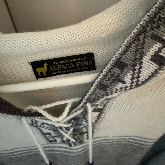 Genuine Alpaca Sweater - Picture 2 of 3